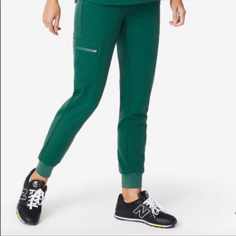 NWT FIGS JOGGERS NURSE PANTS IN HUNTER GREEN - Picture 2 of 11